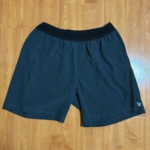 Vuori Athletic Shorts Size L